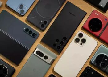 image of As urban smartphone markets in India near saturation, the mobile handset industry is turning its gaze toward the country’s tier-2 cities and rural heartlands to revive slowing sales. Industry experts note a significant shift in consumer behavior in these regions, where keypad phones once ruled. Today, a wave of affordable and even premium 5G smartphones is making its way into smaller towns and villages. Additionally, the booming second-hand 4G smartphone market—bolstered by accessible financing options—is accelerating digital adoption beyond metropolitan hubs. With untapped potential and growing aspirations, India’s non-metro regions may well become the driving force behind the next phase of smartphone expansion.