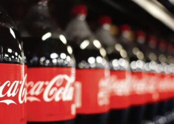 Coca-Cola’s Bottling Game Gets a Shake-Up: Kandhari Global Acquires Wave Beverages for ₹1,000 Crore