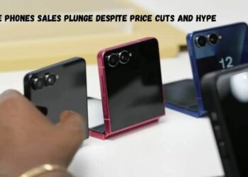 image of Foldable Phones Sales Plunge Despite Price Cuts and Hype